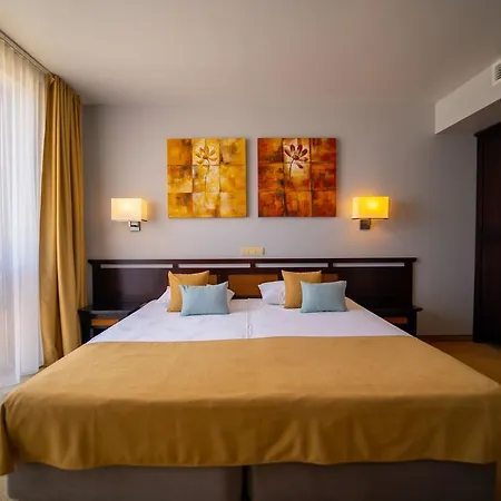 Hvd Clubhotel Miramar אובזור
