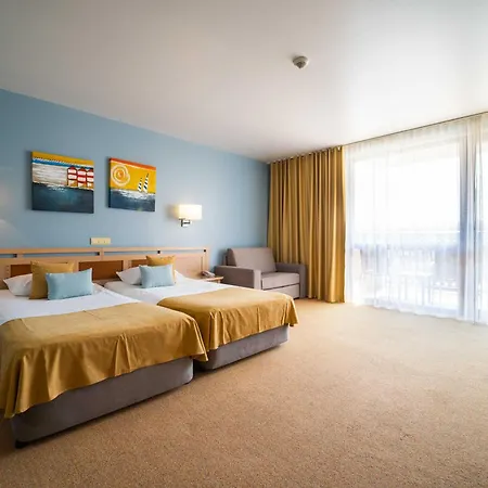 אתר נופש Hvd Clubhotel Miramar אובזור